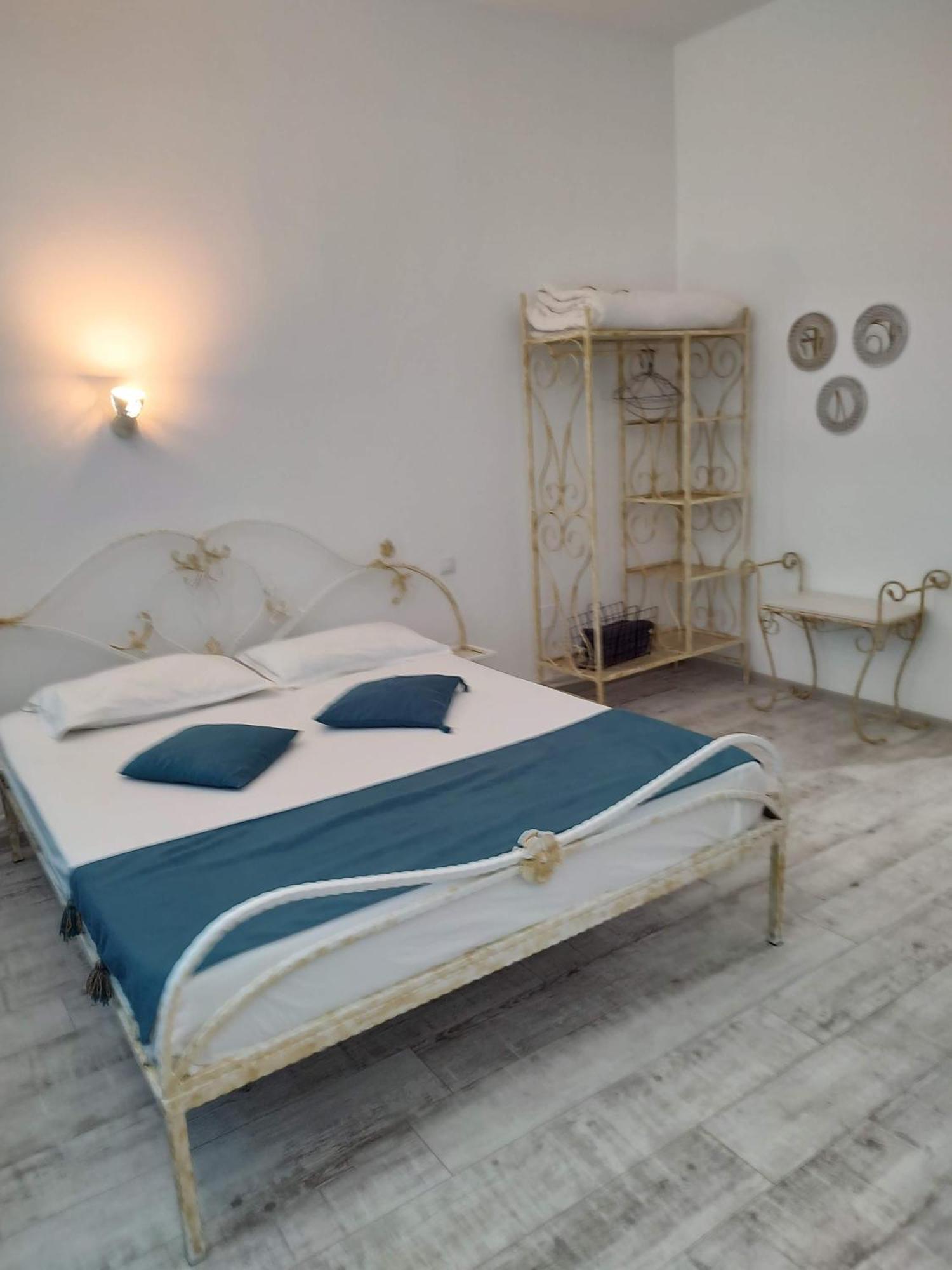 Puzzle Magic Bed & Breakfast ปีเตช ภายนอก รูปภาพ