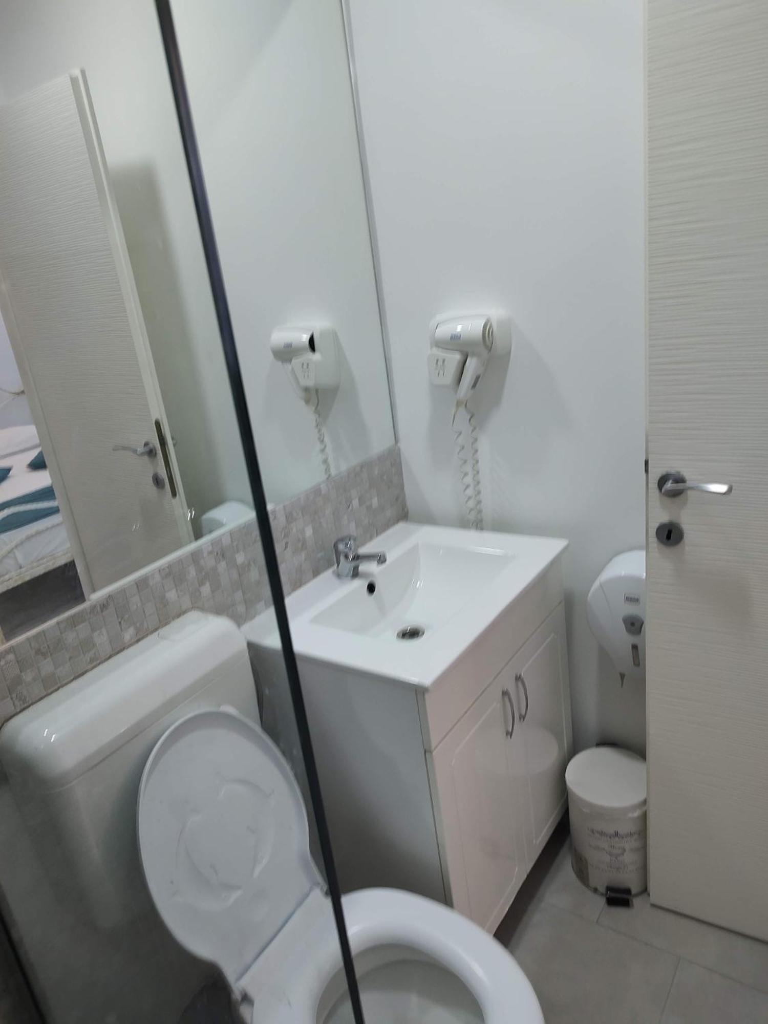 Puzzle Magic Bed & Breakfast ปีเตช ภายนอก รูปภาพ
