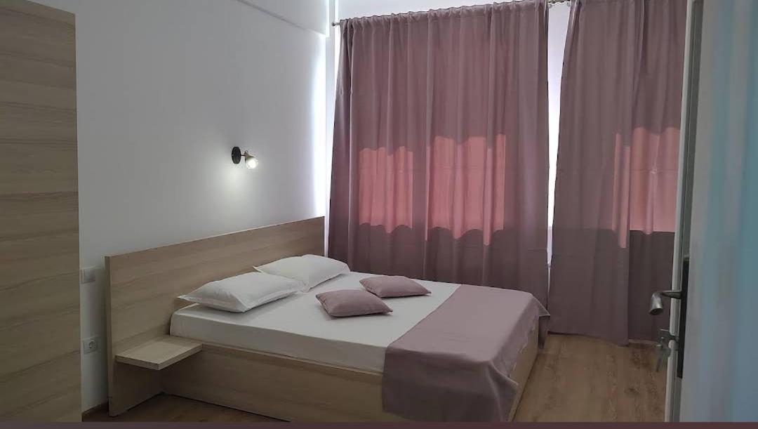 Puzzle Magic Bed & Breakfast ปีเตช ภายนอก รูปภาพ